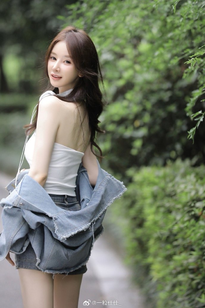 周星驰新作《功夫女足》票房突破16亿，有望冲击30亿大关